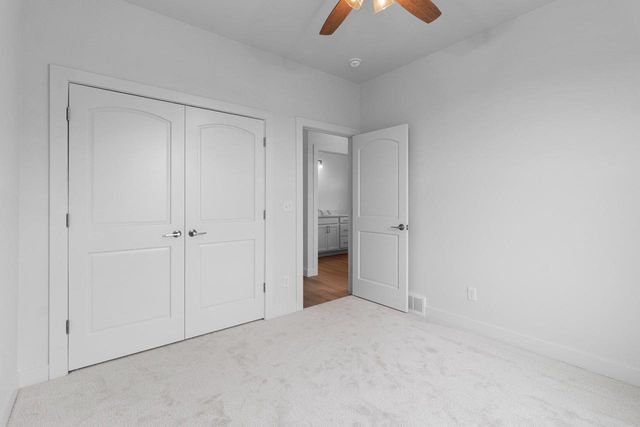 920 CLOVER COURT, Menasha, WI 54952