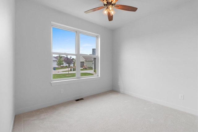920 CLOVER COURT, Menasha, WI 54952