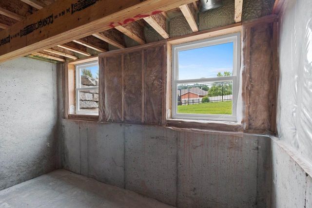 920 CLOVER COURT, Menasha, WI 54952