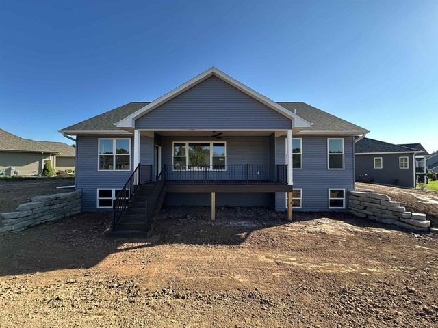 920 CLOVER COURT, Menasha, WI 54952