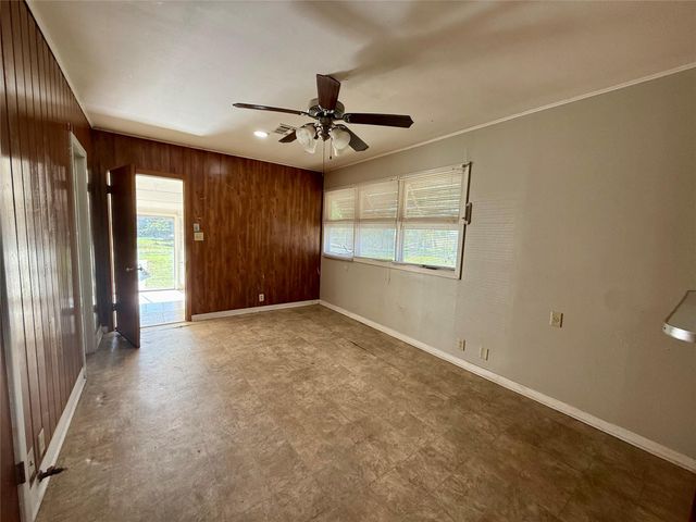 2824 4th Street, Bay City, TX 77414