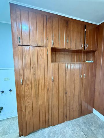 2824 4th Street, Bay City, TX 77414