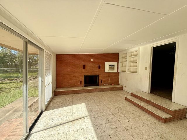 2824 4th Street, Bay City, TX 77414