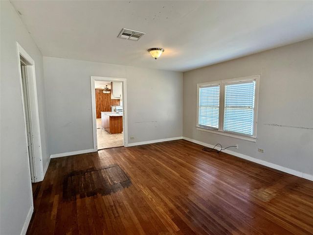 2824 4th Street, Bay City, TX 77414