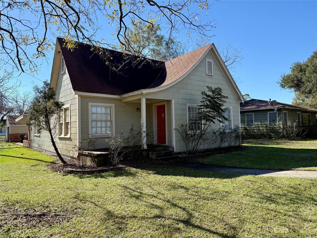 2824 4th Street, Bay City, TX 77414