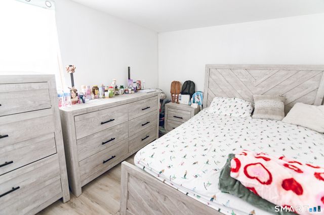 947 Pearl Lake Road, Waterbury, CT 06706