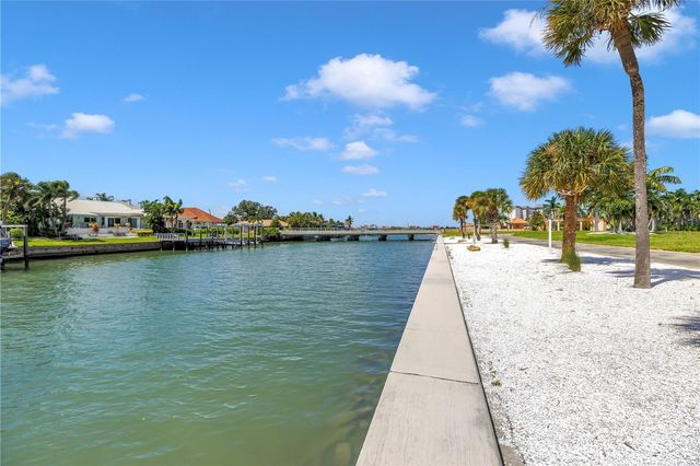 4900 BRITTANY DRIVE S 205, St Petersburg, FL 33715