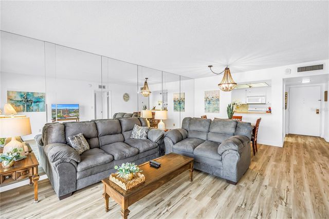 4900 BRITTANY DRIVE S 205, St Petersburg, FL 33715