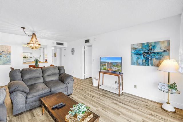 4900 BRITTANY DRIVE S 205, St Petersburg, FL 33715