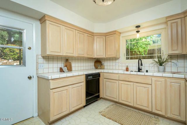 4920 Lowell Avenue, Glendale, CA 91214