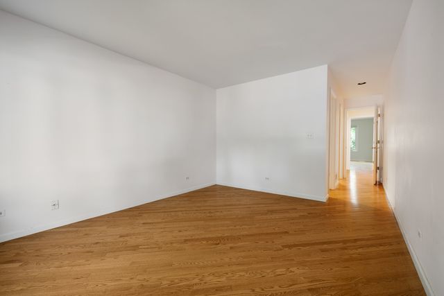 1153 S Linneman Road 1153, Mount Prospect, IL 60056