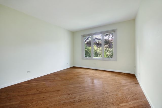 1153 S Linneman Road 1153, Mount Prospect, IL 60056