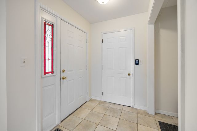 1153 S Linneman Road 1153, Mount Prospect, IL 60056