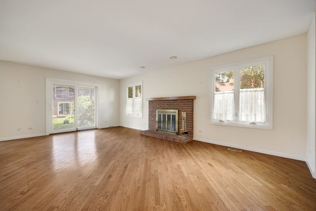 1153 S Linneman Road 1153, Mount Prospect, IL 60056