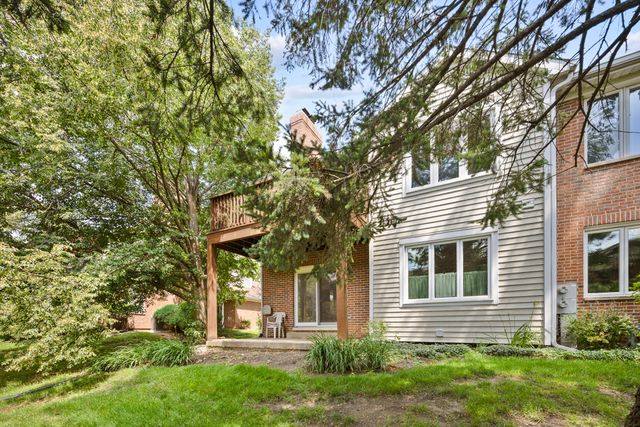 1153 S Linneman Road 1153, Mount Prospect, IL 60056