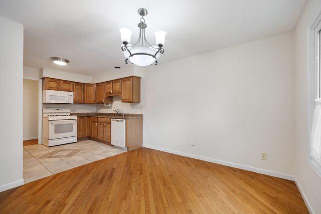1153 S Linneman Road 1153, Mount Prospect, IL 60056
