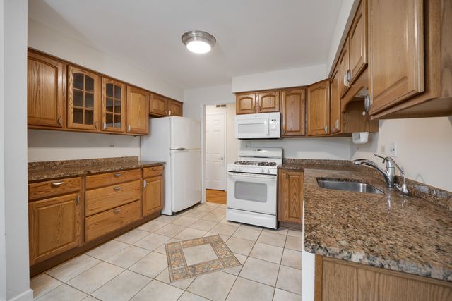 1153 S Linneman Road 1153, Mount Prospect, IL 60056