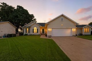1023 Barnett Drive, Cedar Falls, IA 50613