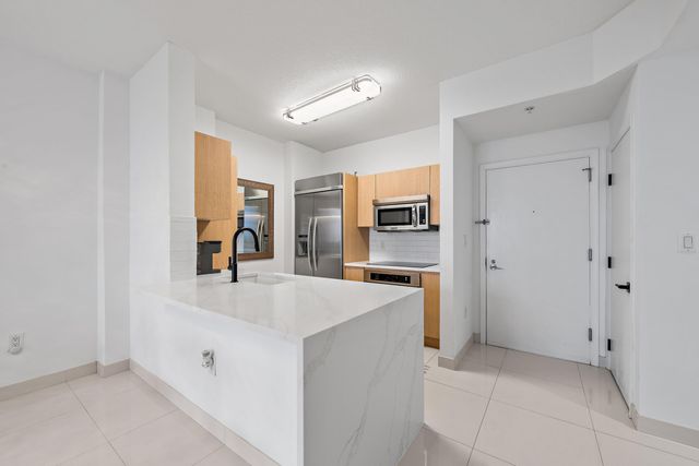 550 OKEECHOBEE Boulevard 1614, West Palm Beach, FL 33401