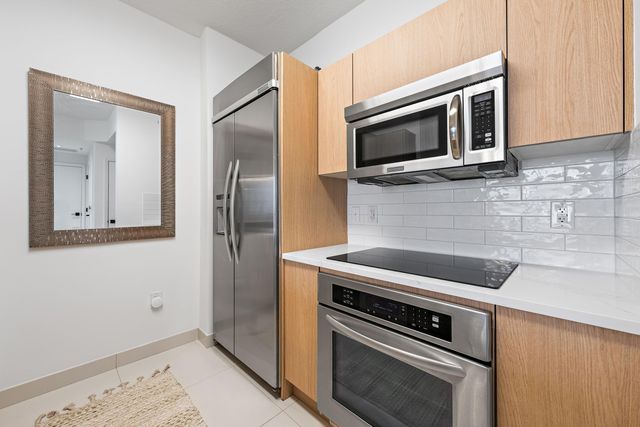550 OKEECHOBEE Boulevard 1614, West Palm Beach, FL 33401