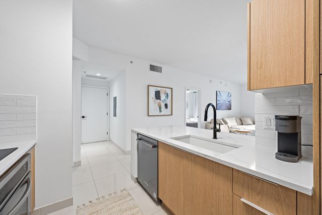 550 OKEECHOBEE Boulevard 1614, West Palm Beach, FL 33401