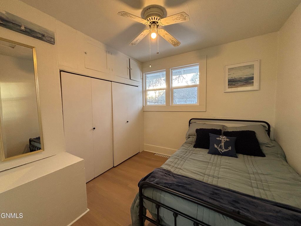 325 Chaffee Row, Beulah, ND 58523 photo 10