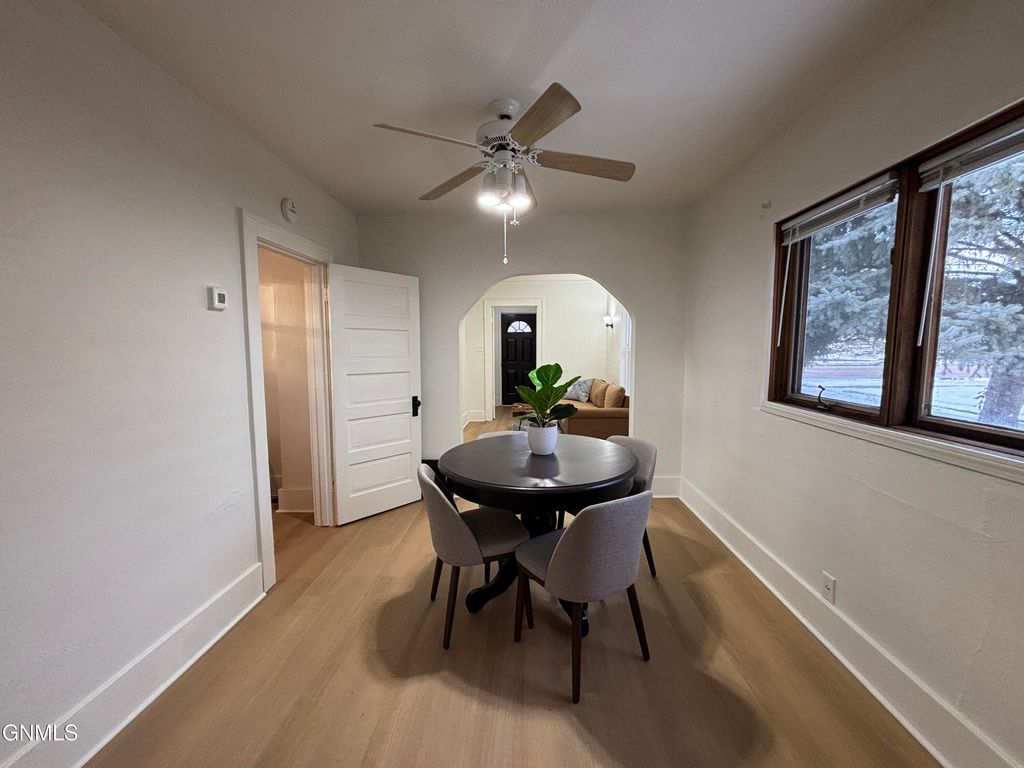 325 Chaffee Row, Beulah, ND 58523 photo 12