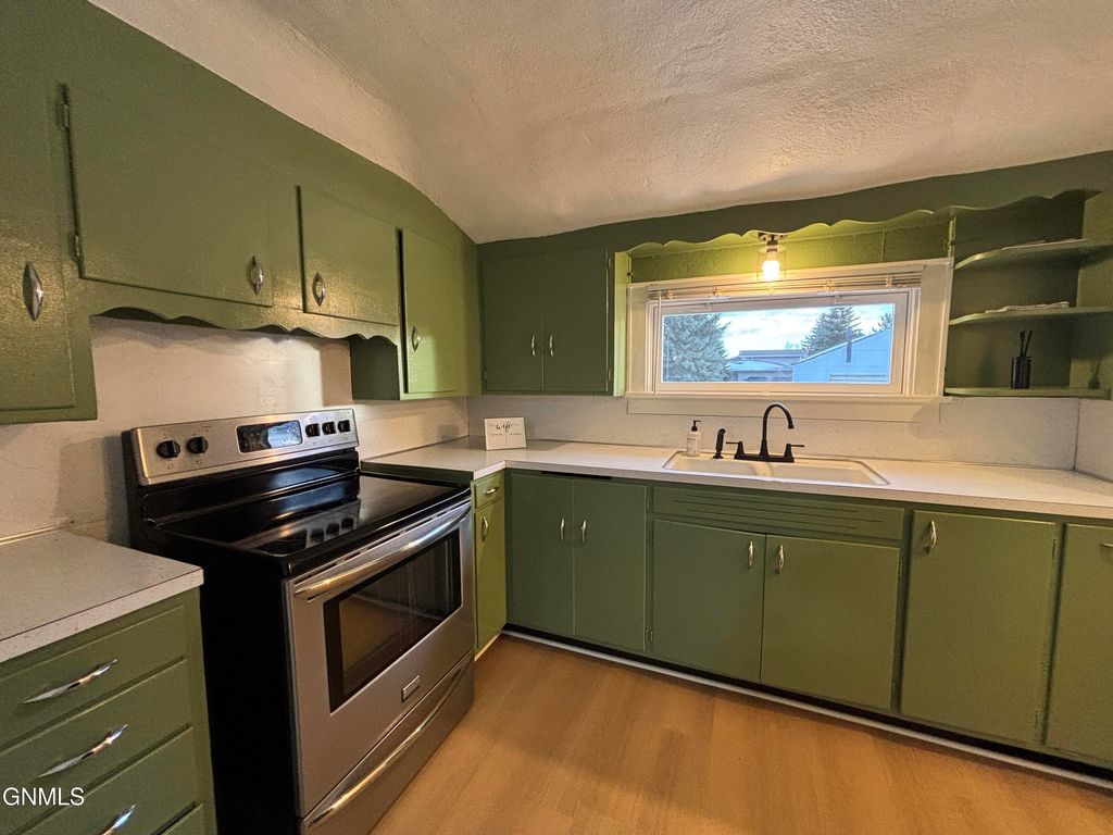 325 Chaffee Row, Beulah, ND 58523 photo 13