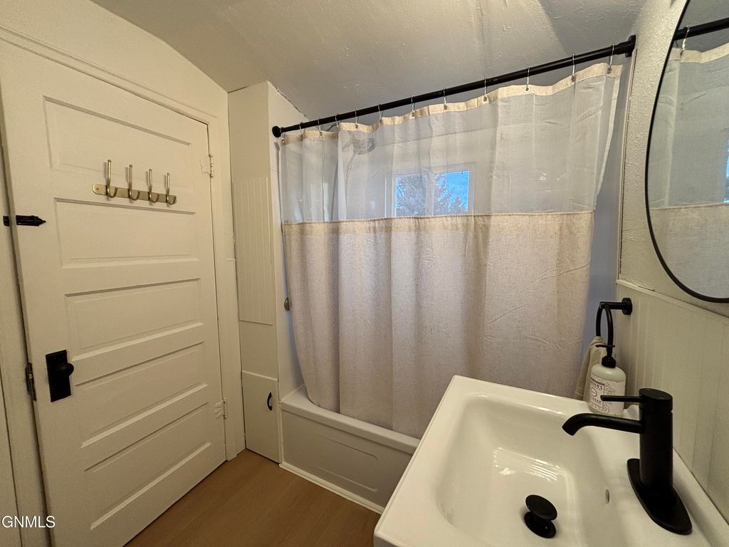 325 Chaffee Row, Beulah, ND 58523 photo 19