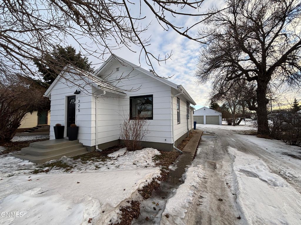 325 Chaffee Row, Beulah, ND 58523 photo 27