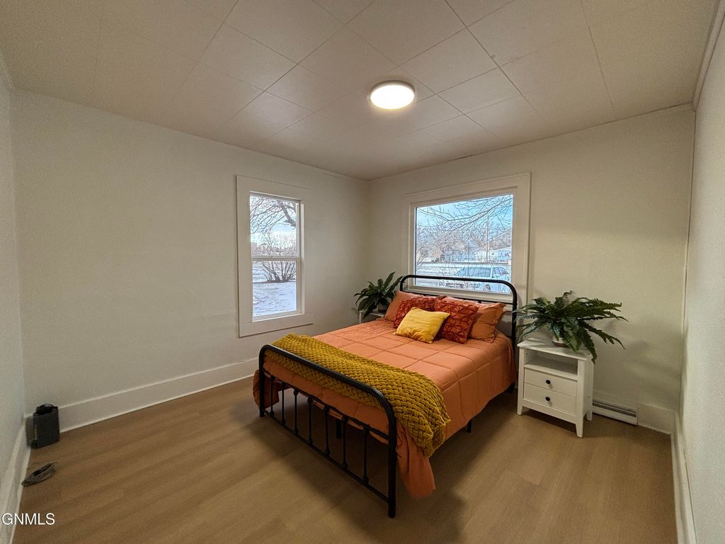 325 Chaffee Row, Beulah, ND 58523 photo 7