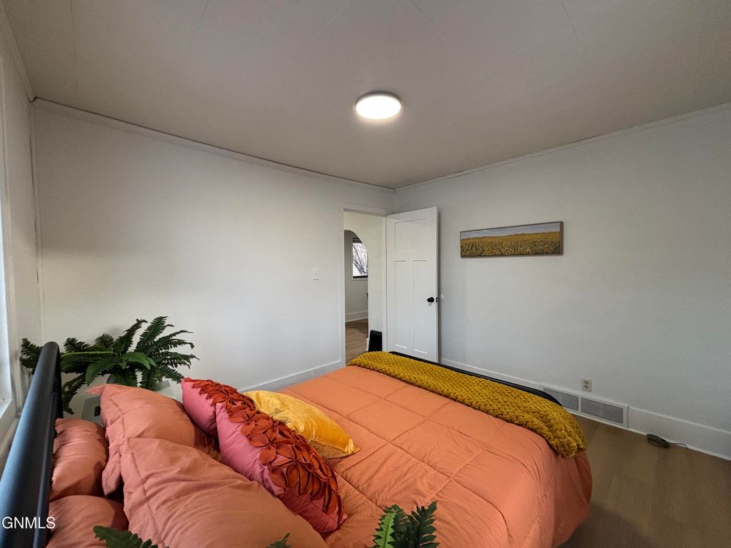 325 Chaffee Row, Beulah, ND 58523 photo 8