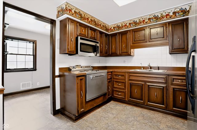 4303 E County Road 150 N, Avon, IN 46123