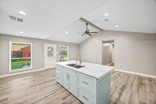 5923 Dee Drive, Pasadena, TX 77505