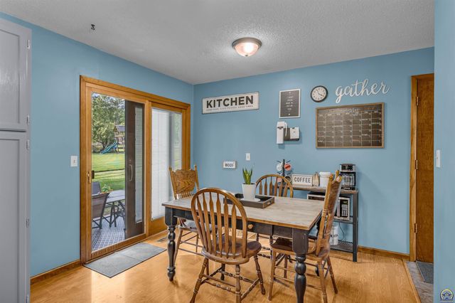 5001 NW Kendall DR, Topeka, KS 66618