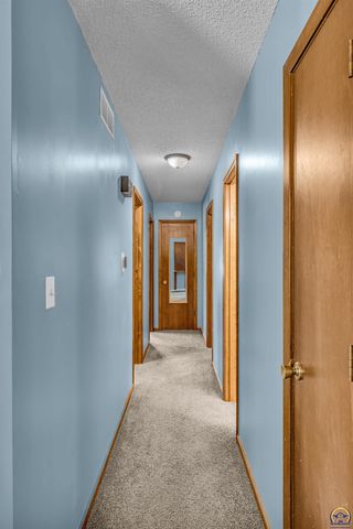 5001 NW Kendall DR, Topeka, KS 66618