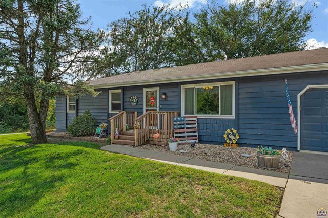5001 NW Kendall DR, Topeka, KS 66618