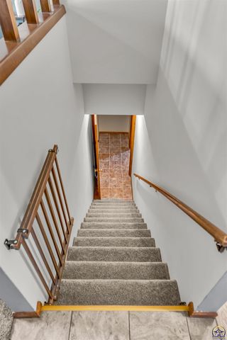 5001 NW Kendall DR, Topeka, KS 66618
