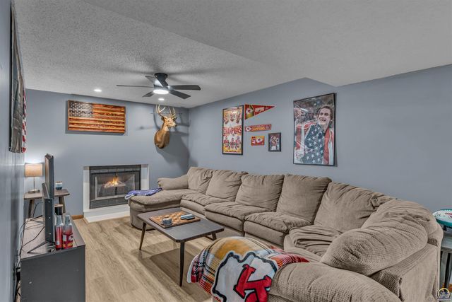 5001 NW Kendall DR, Topeka, KS 66618