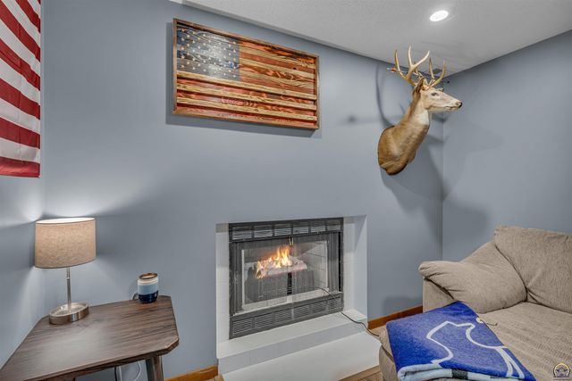 5001 NW Kendall DR, Topeka, KS 66618