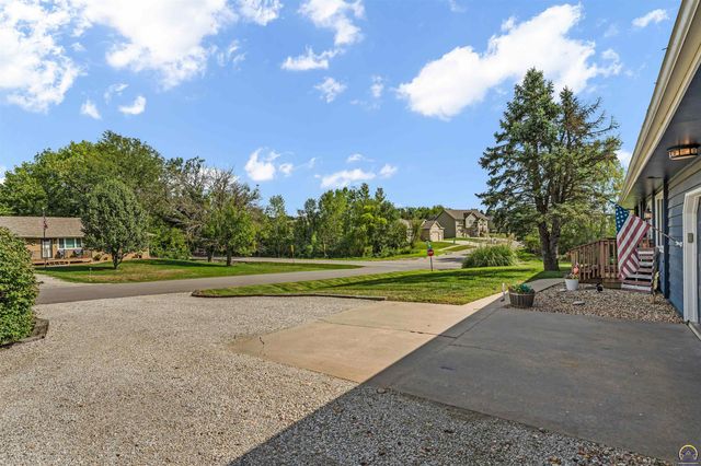 5001 NW Kendall DR, Topeka, KS 66618