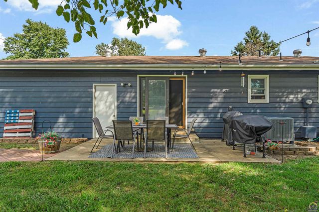 5001 NW Kendall DR, Topeka, KS 66618