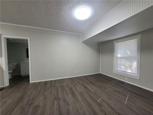 215 Avenue E SE, Lindale, GA 30147