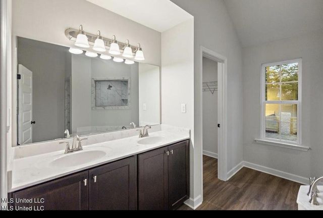 6540 E John Hamilton Way Way, Olive Branch, MS 38654