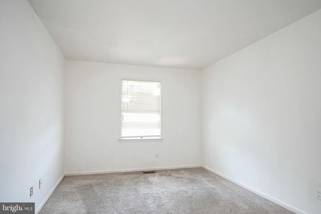 36 SHADY BROOKE LN, Swedesboro, NJ 08085
