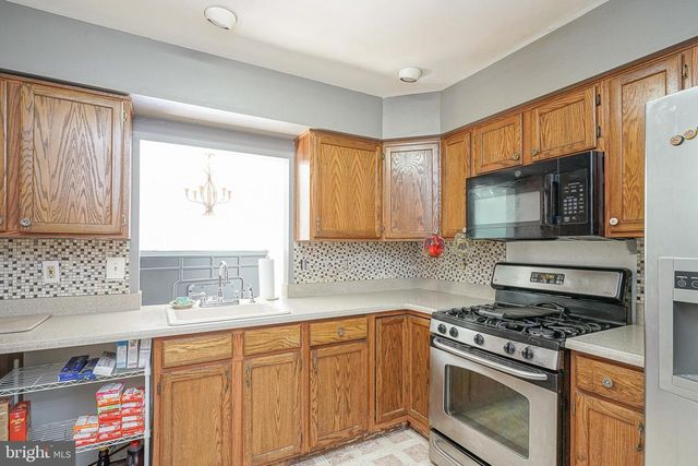 36 SHADY BROOKE LN, Swedesboro, NJ 08085