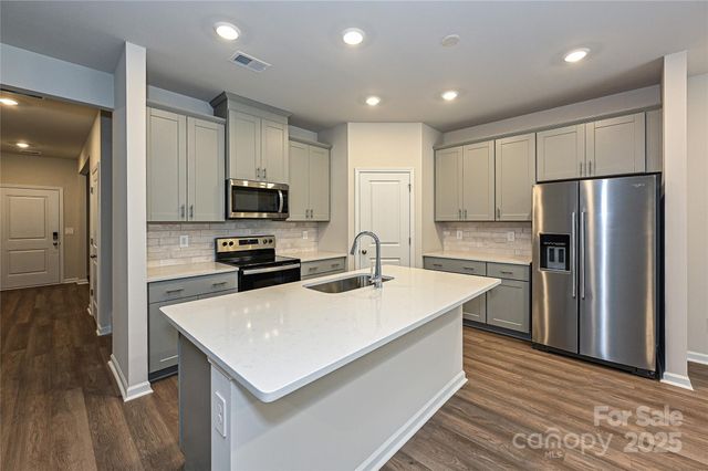 2124 Sunflower Circle, Newton, NC 28658