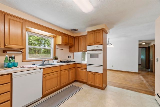 12 Abbott Lane, Chelmsford, MA 01824
