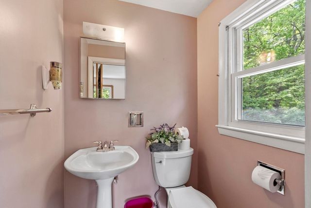 12 Abbott Lane, Chelmsford, MA 01824