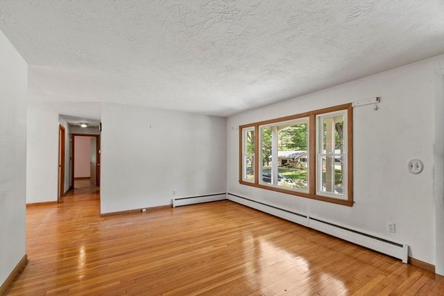 12 Abbott Lane, Chelmsford, MA 01824